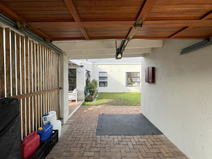 3 Bedroom Property for Sale in Kirstenhof Western Cape